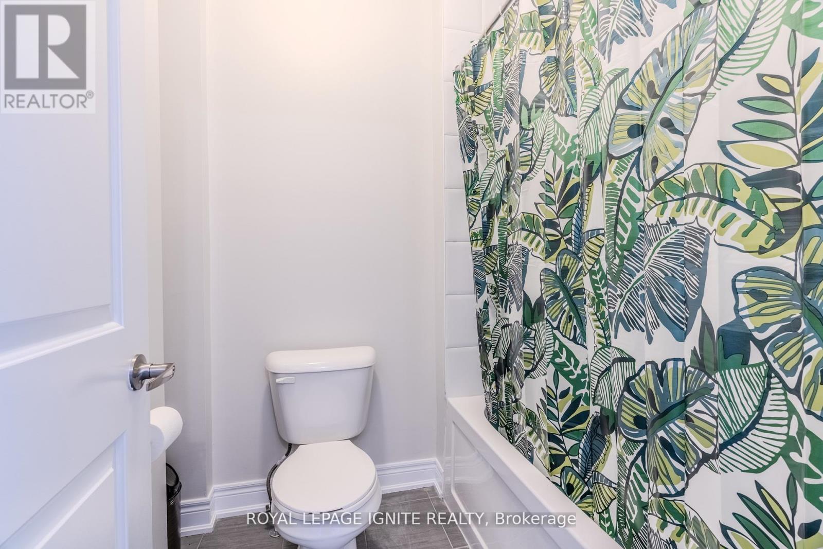 Photo 2 of 73 Kentwood Crescent, Markham ON