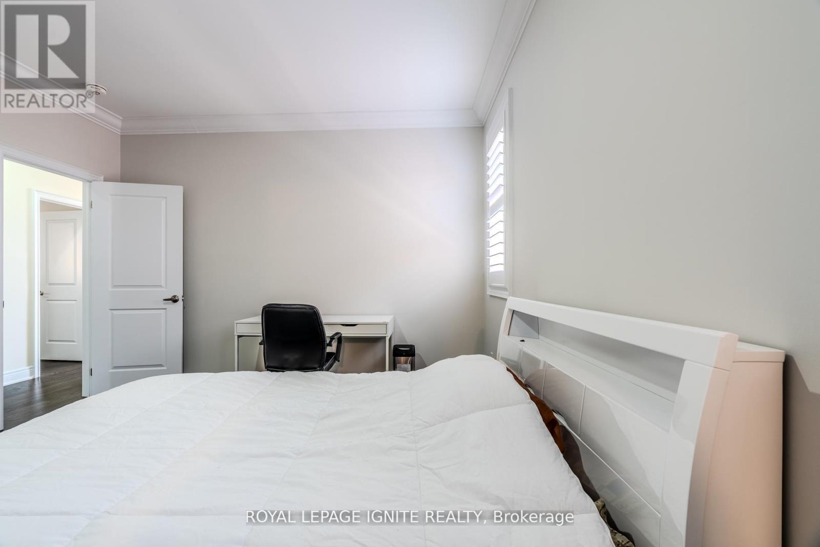 Photo 5 of 73 Kentwood Crescent, Markham ON