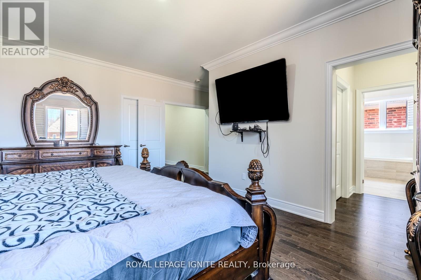 Photo 40 of 73 Kentwood Crescent, Markham ON