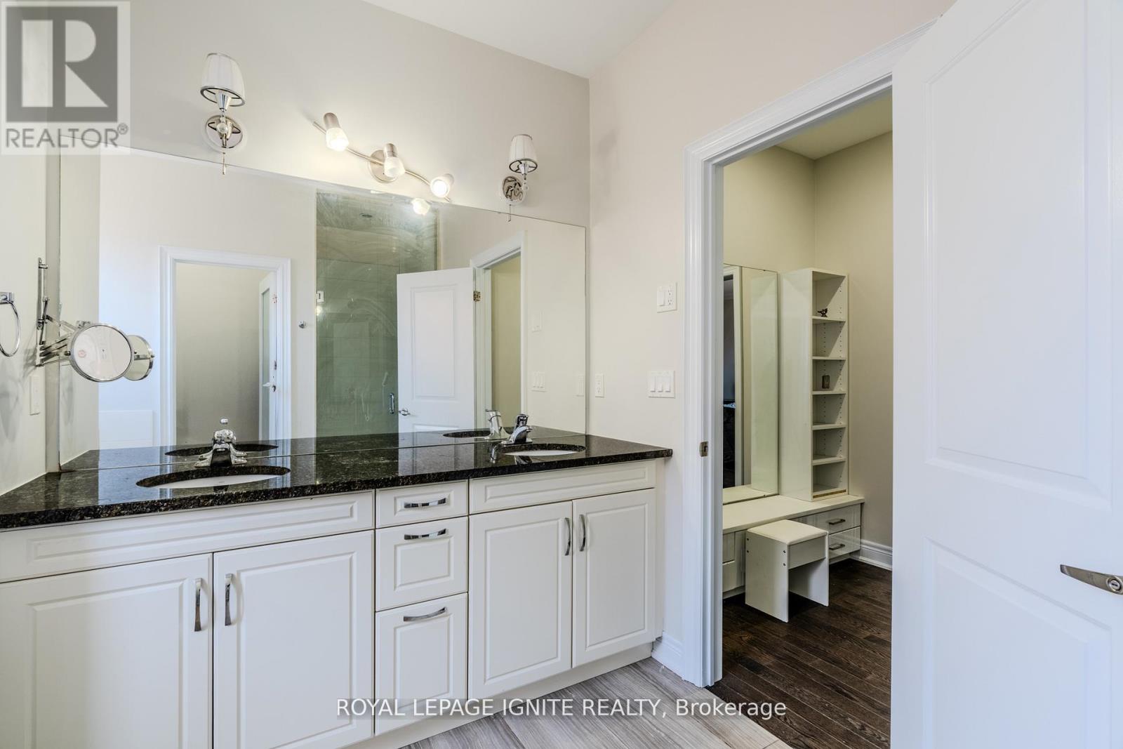 Photo 13 of 73 Kentwood Crescent, Markham ON