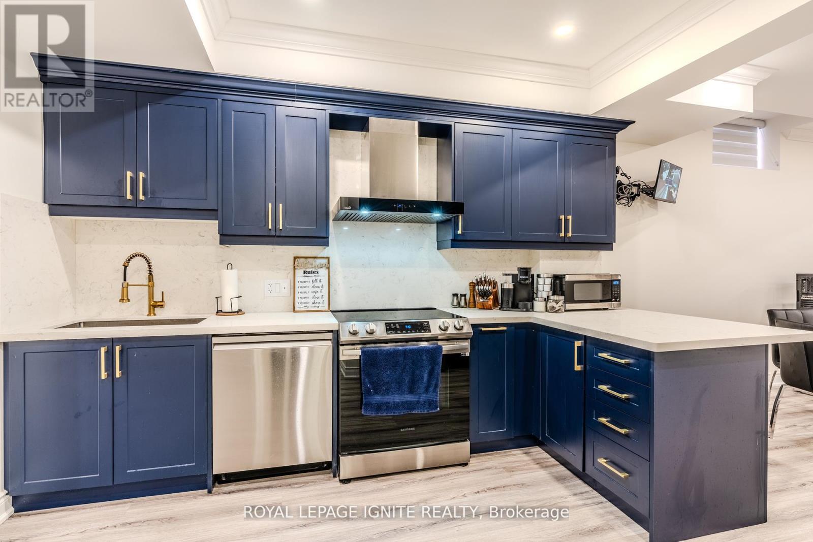 Photo 17 of 73 Kentwood Crescent, Markham ON