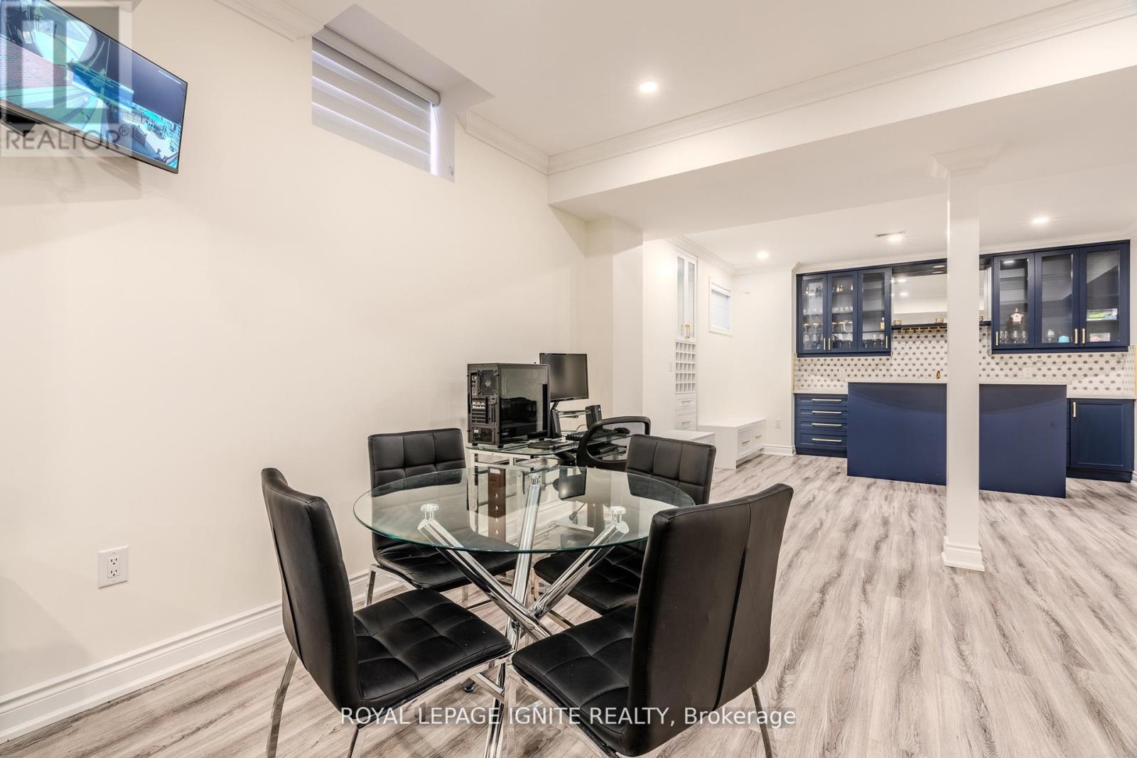 Photo 8 of 73 Kentwood Crescent, Markham ON