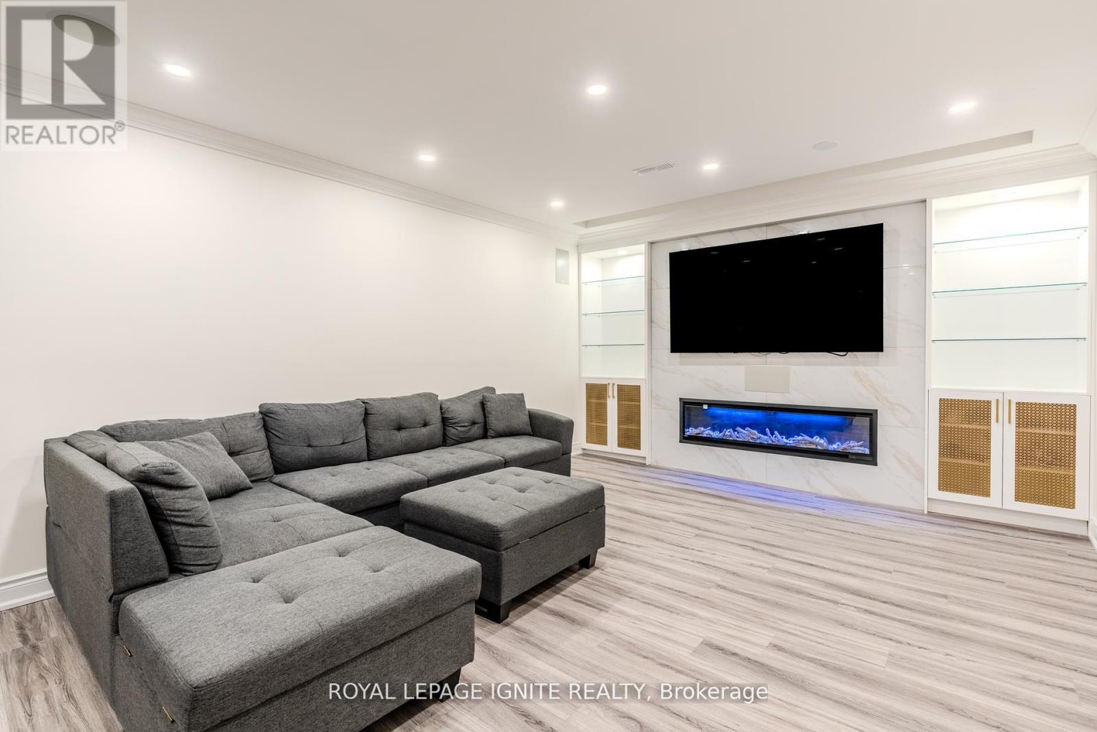 Photo 47 of 73 Kentwood Crescent, Markham ON