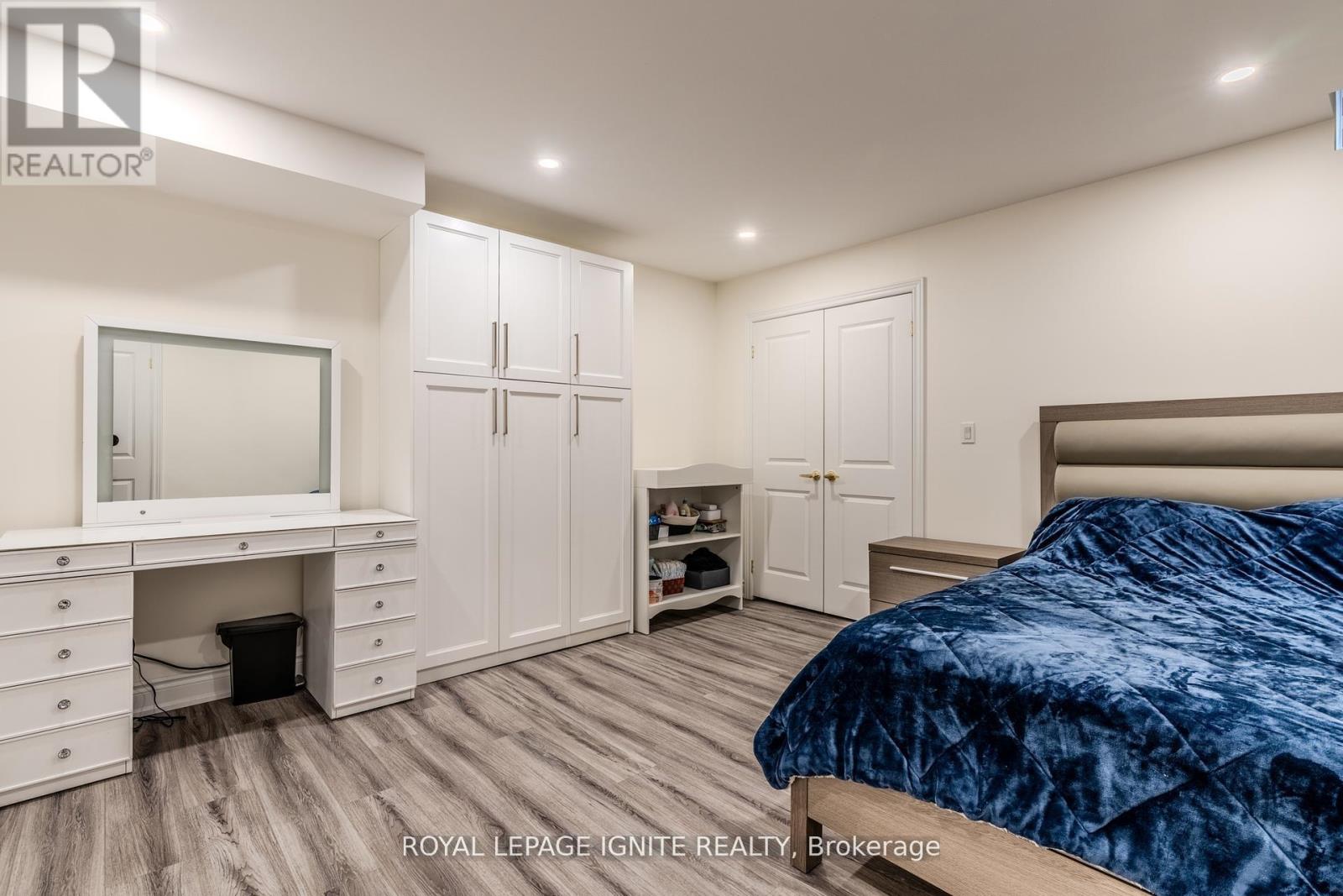 Photo 35 of 73 Kentwood Crescent, Markham ON