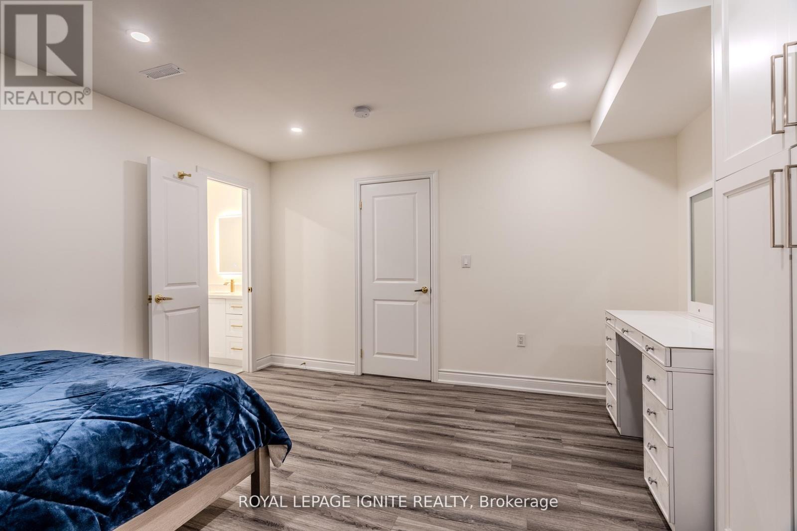 Photo 22 of 73 Kentwood Crescent, Markham ON