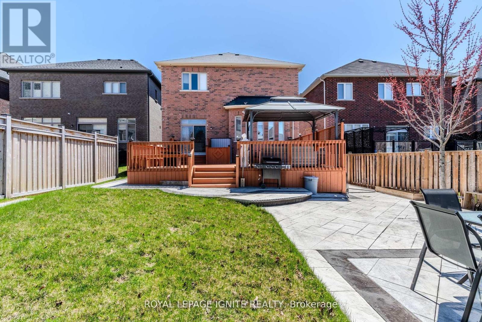 Photo 24 of 73 Kentwood Crescent, Markham ON