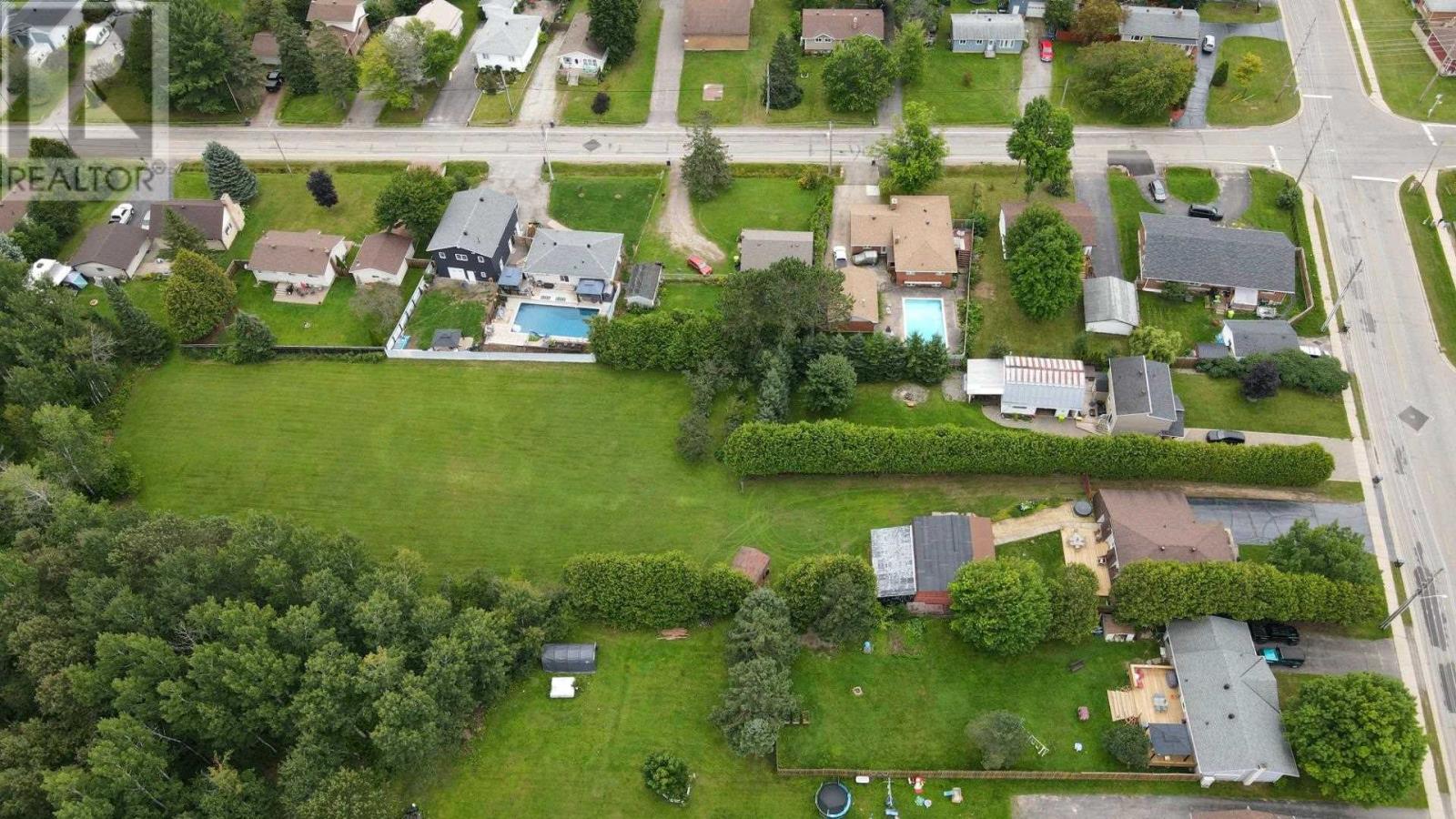 Photo 17 of 110 Dacey Rd, Sault Ste Marie ON