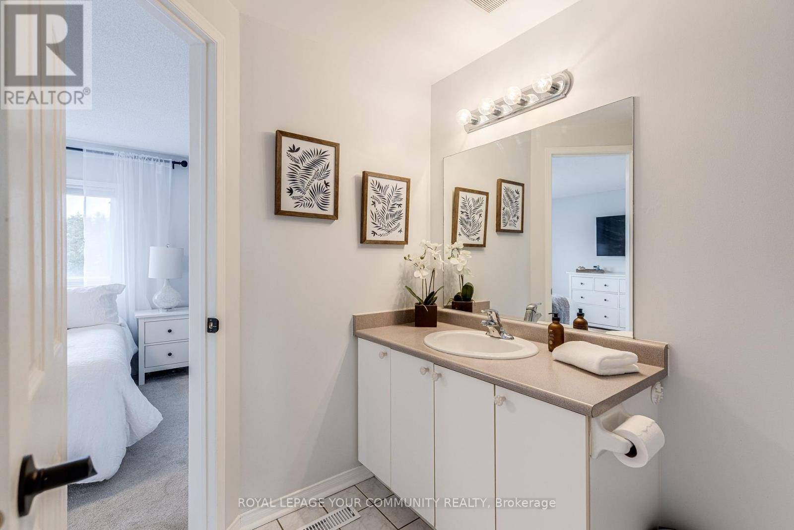 Photo 26 of 101 Black Cherry Crescent, Barrie ON