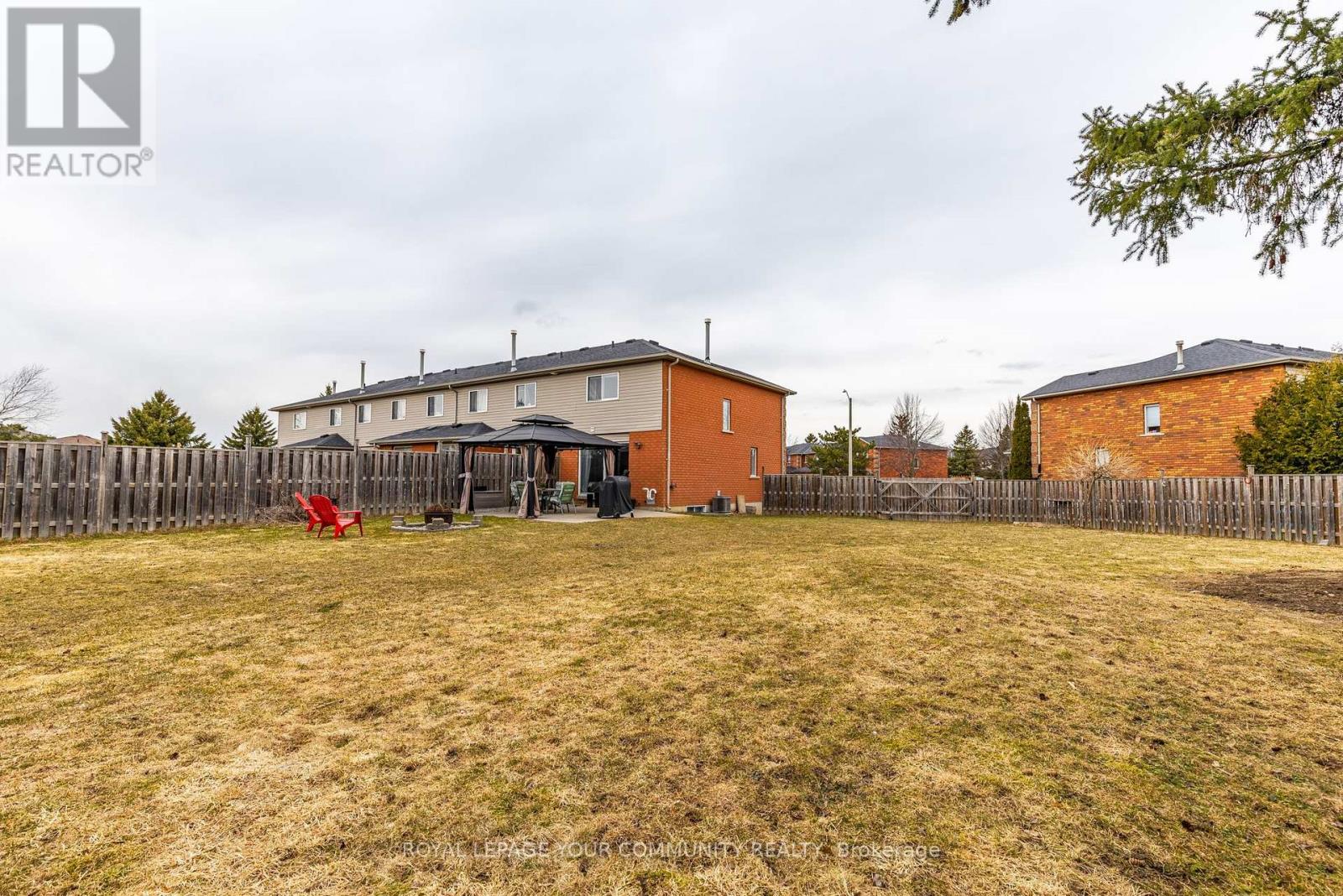 Photo 9 of 101 Black Cherry Crescent, Barrie ON