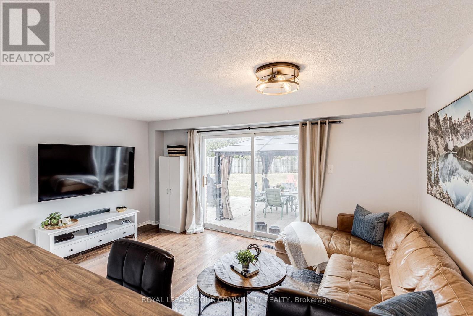 Photo 29 of 101 Black Cherry Crescent, Barrie ON