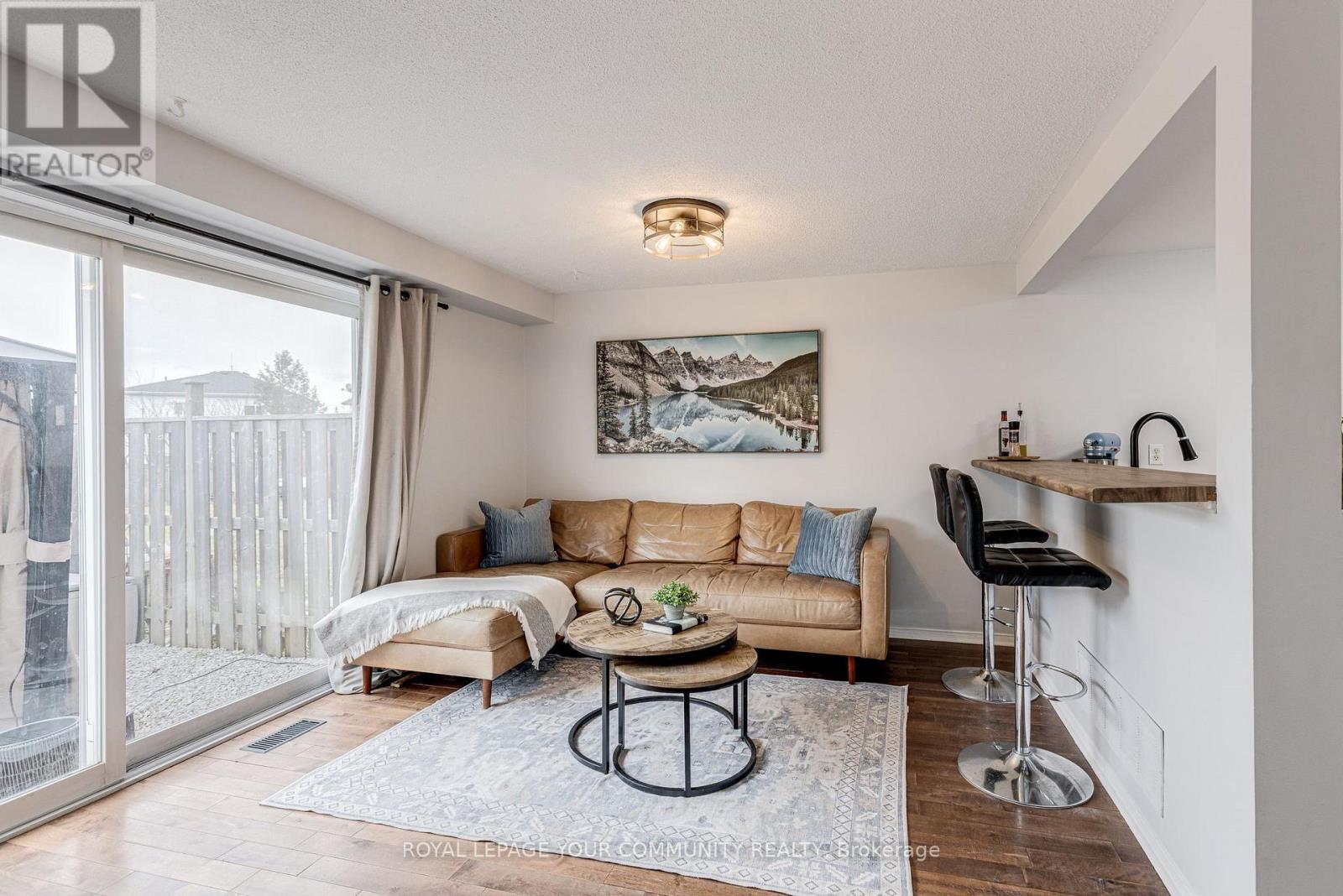 Photo 15 of 101 Black Cherry Crescent, Barrie ON