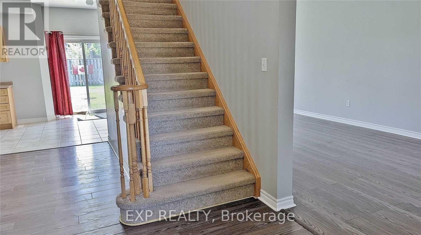 Photo 2 of 277 Country Lane, Barrie ON