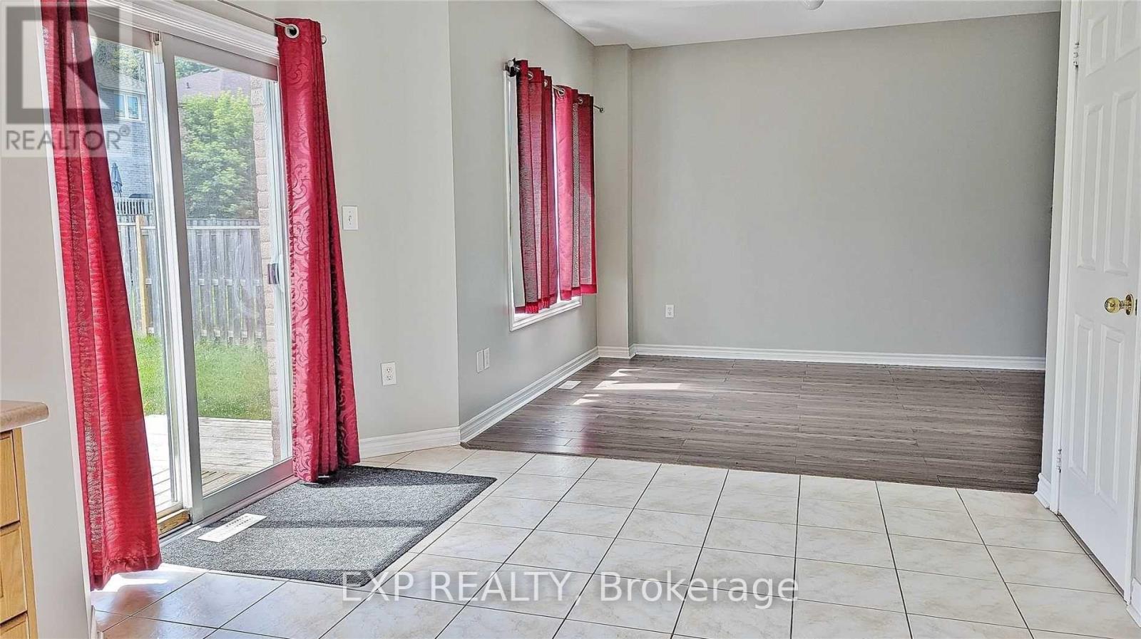 Photo 3 of 277 Country Lane, Barrie ON