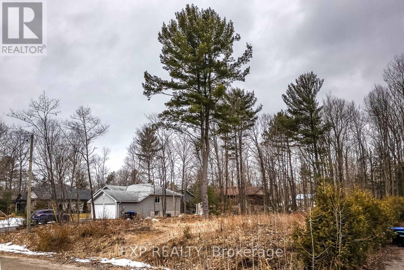 Photo 1 of 98 Rue Vanier, Tiny ON