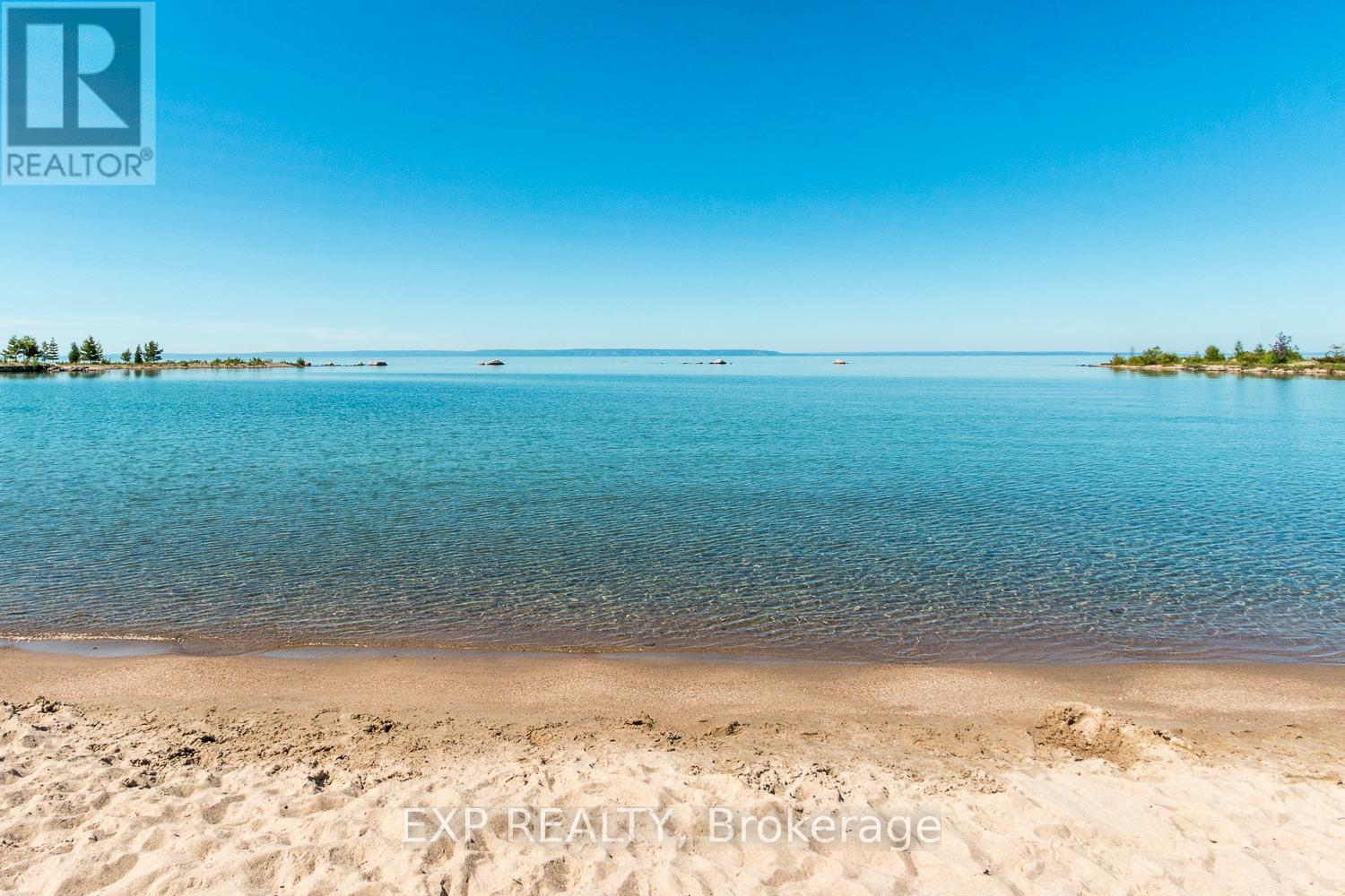 Photo 13 of 98 Rue Vanier, Tiny ON