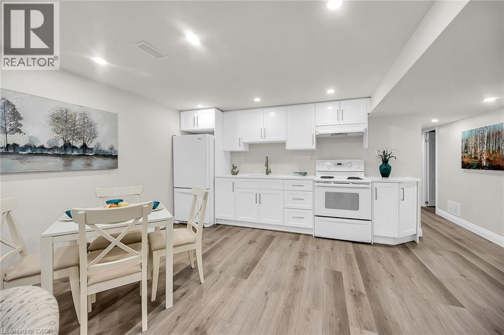 Photo 13 of 115 Mcelroy Road E, Hamilton ON