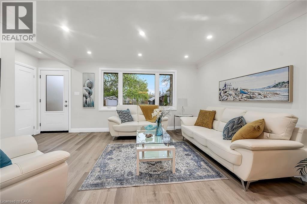 Photo 21 of 115 Mcelroy Road E, Hamilton ON