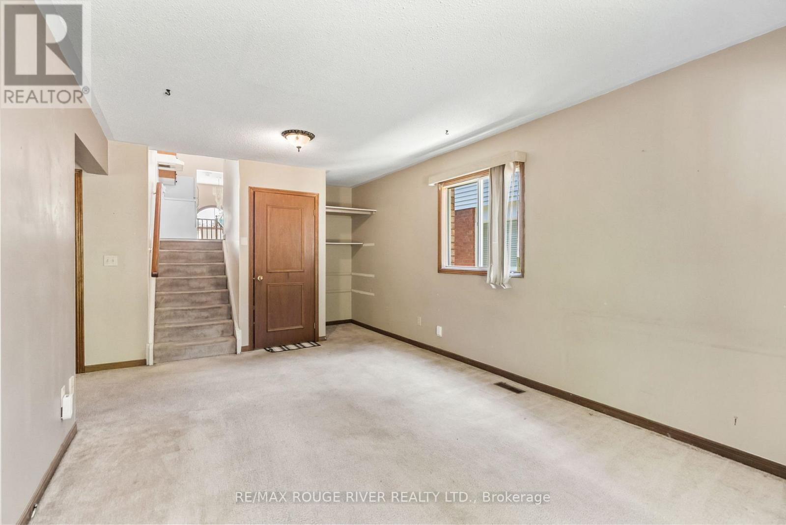 Photo 11 of 16 Borland Court, Clarington ON