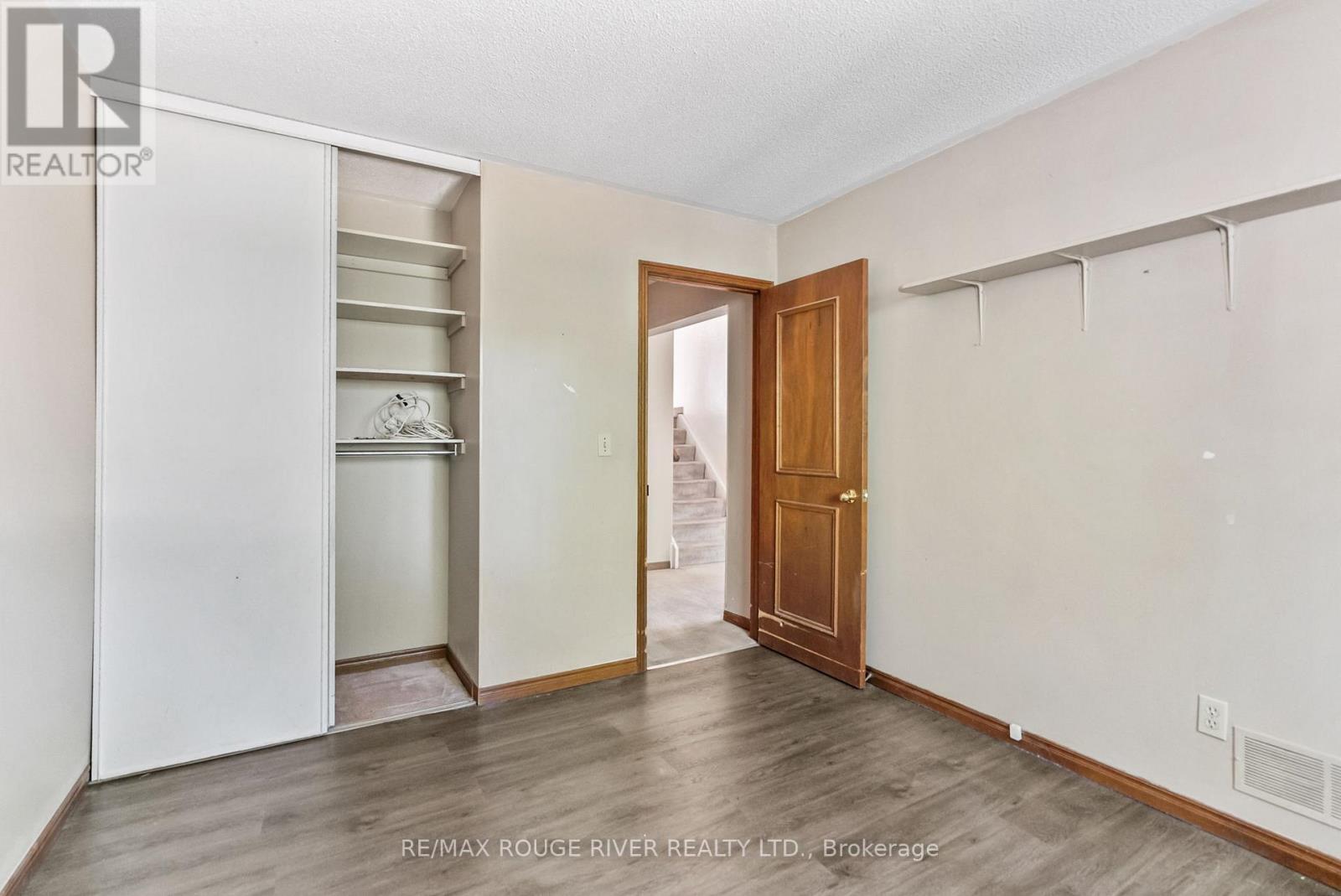 Photo 43 of 16 Borland Court, Clarington ON