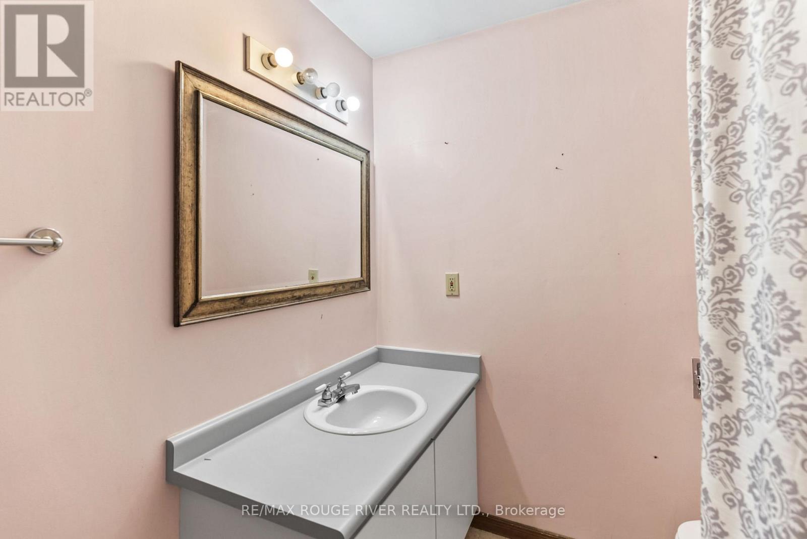 Photo 30 of 16 Borland Court, Clarington ON