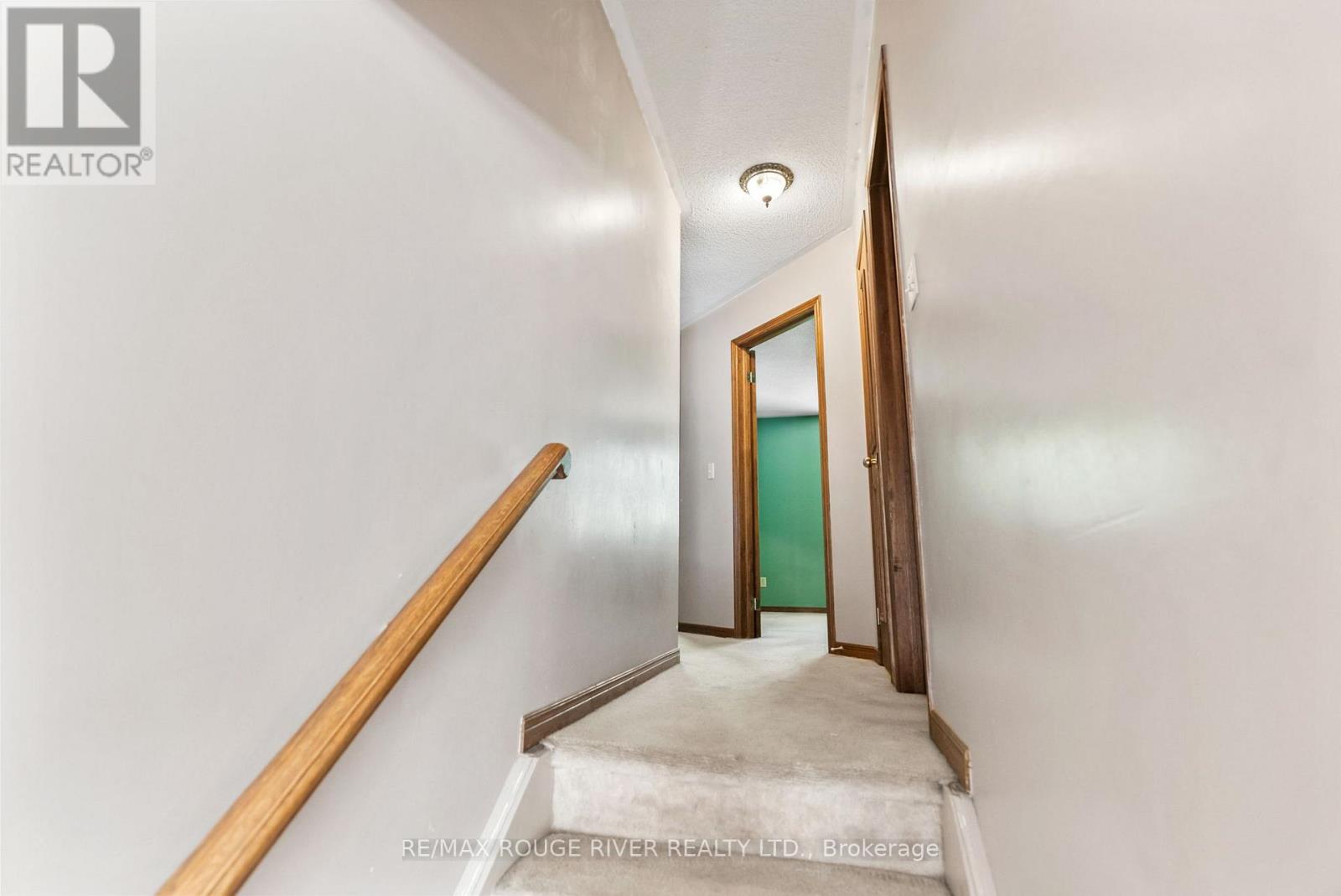 Photo 40 of 16 Borland Court, Clarington ON