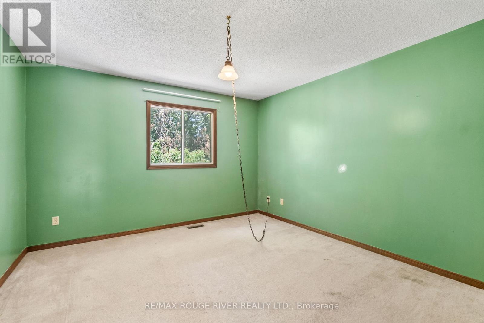 Photo 26 of 16 Borland Court, Clarington ON