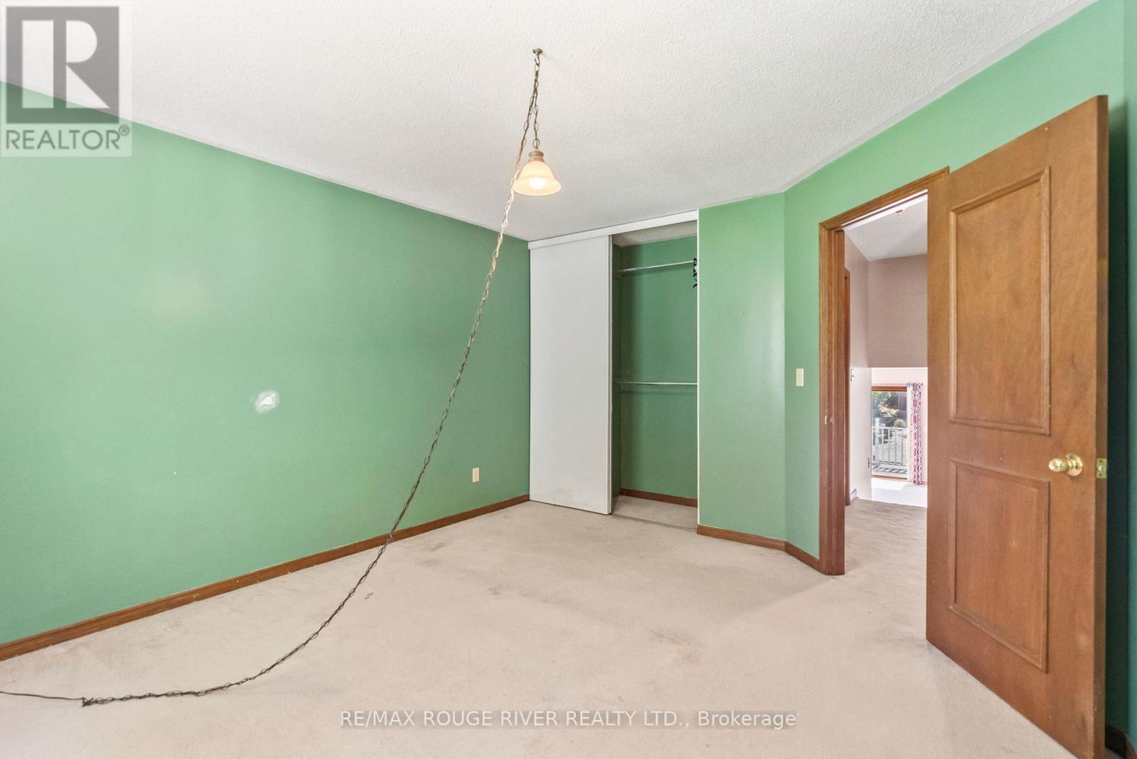 Photo 31 of 16 Borland Court, Clarington ON