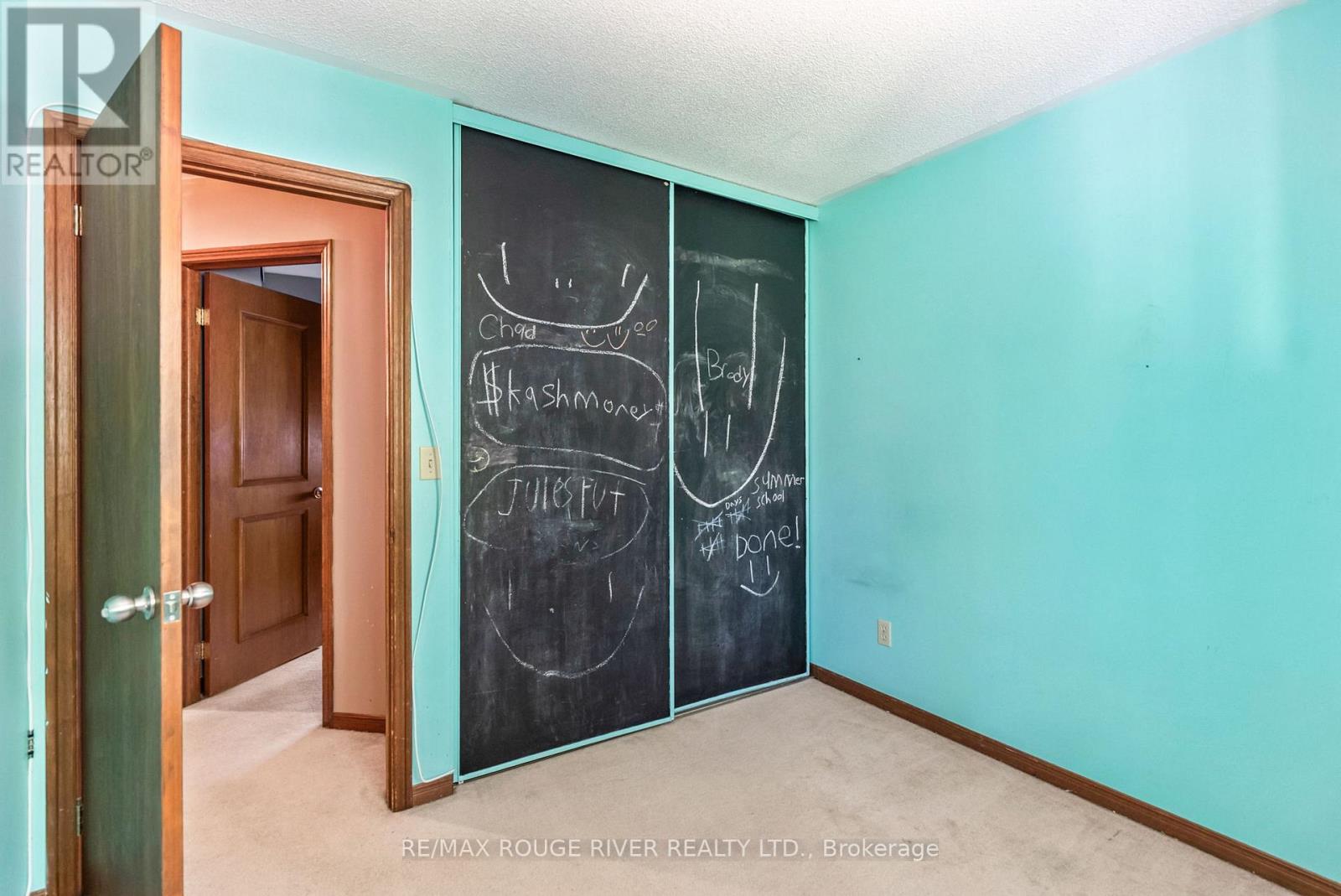 Photo 41 of 16 Borland Court, Clarington ON