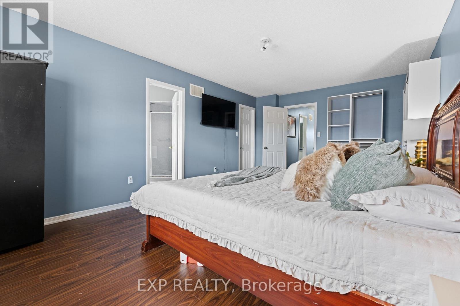 Photo 13 of 13 Burnstown Circle, Brampton ON