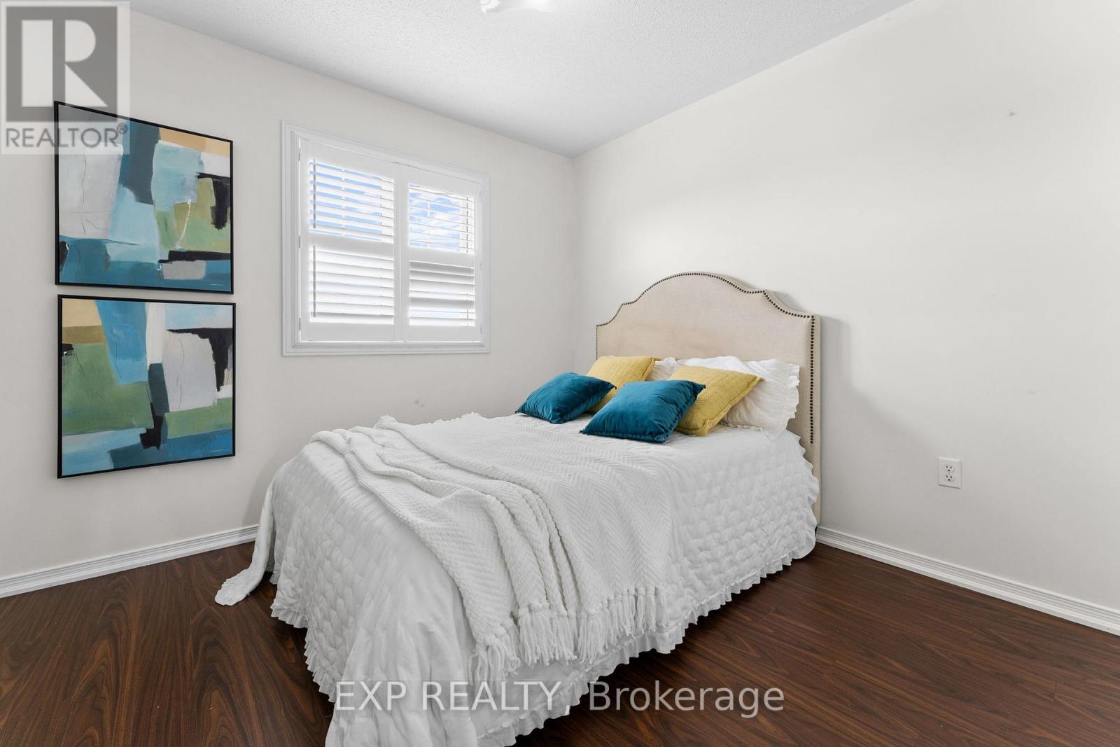 Photo 22 of 13 Burnstown Circle, Brampton ON