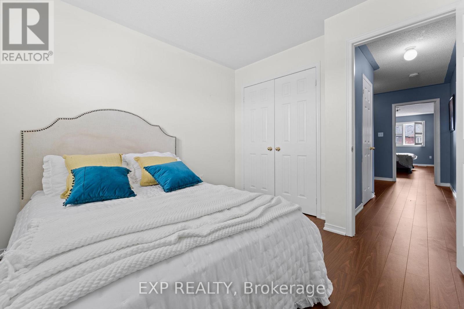 Photo 19 of 13 Burnstown Circle, Brampton ON