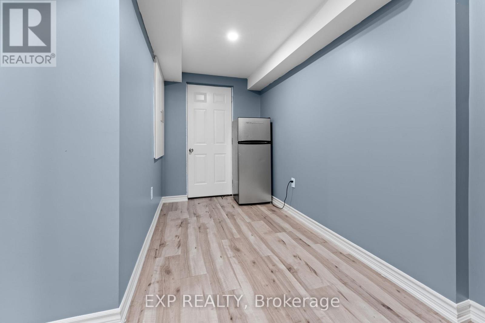 Photo 6 of 13 Burnstown Circle, Brampton ON
