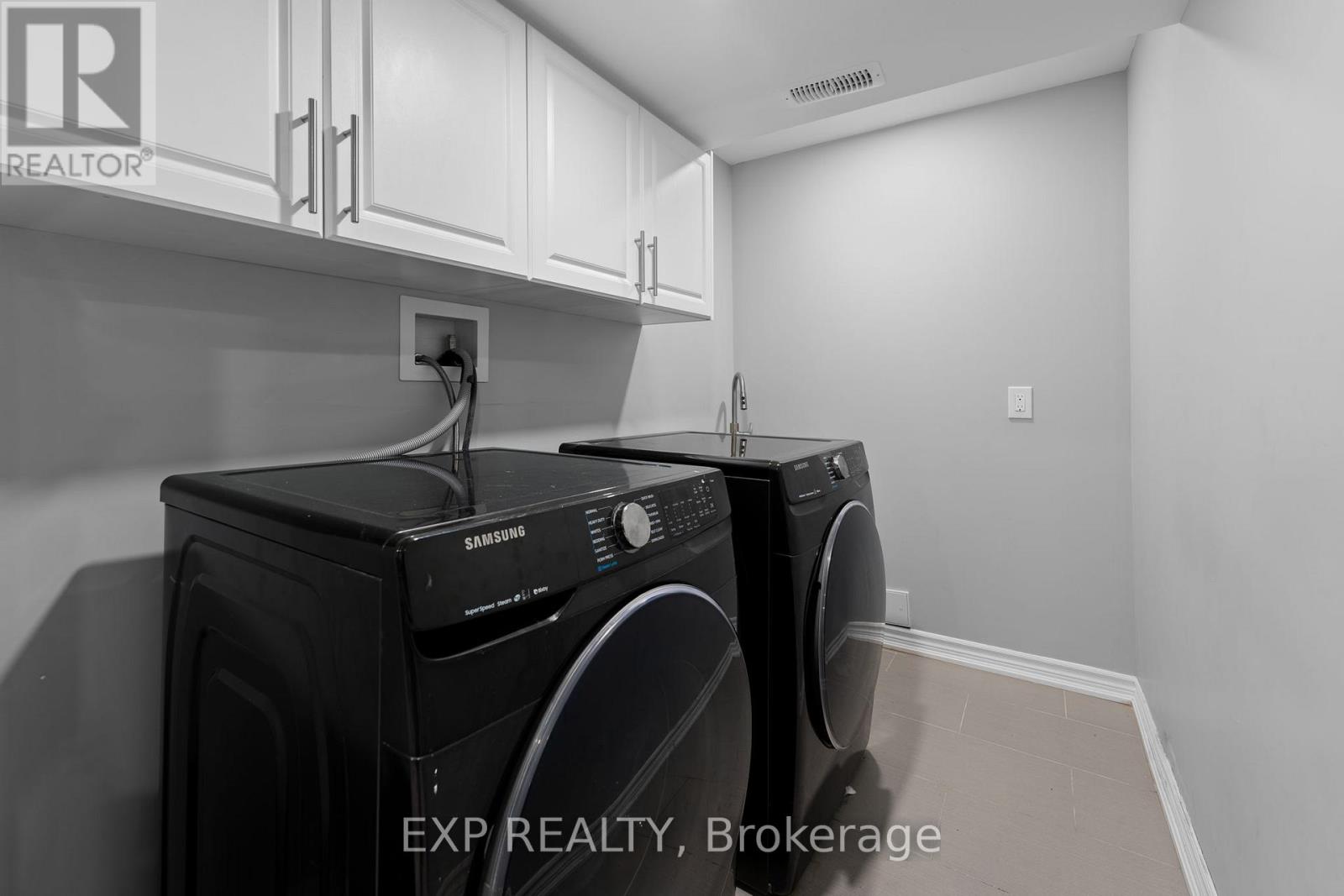 Photo 27 of 13 Burnstown Circle, Brampton ON