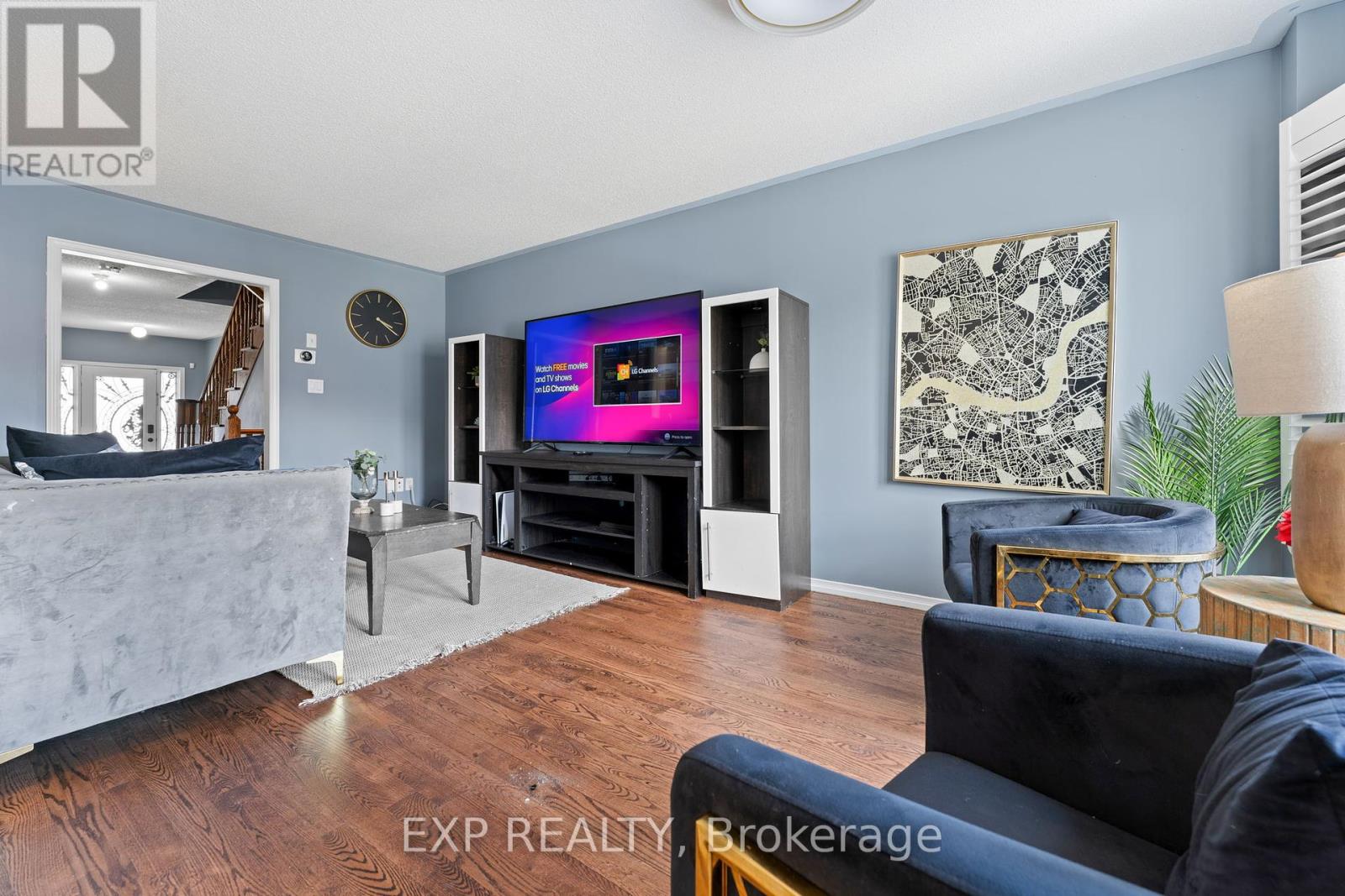 Photo 9 of 13 Burnstown Circle, Brampton ON