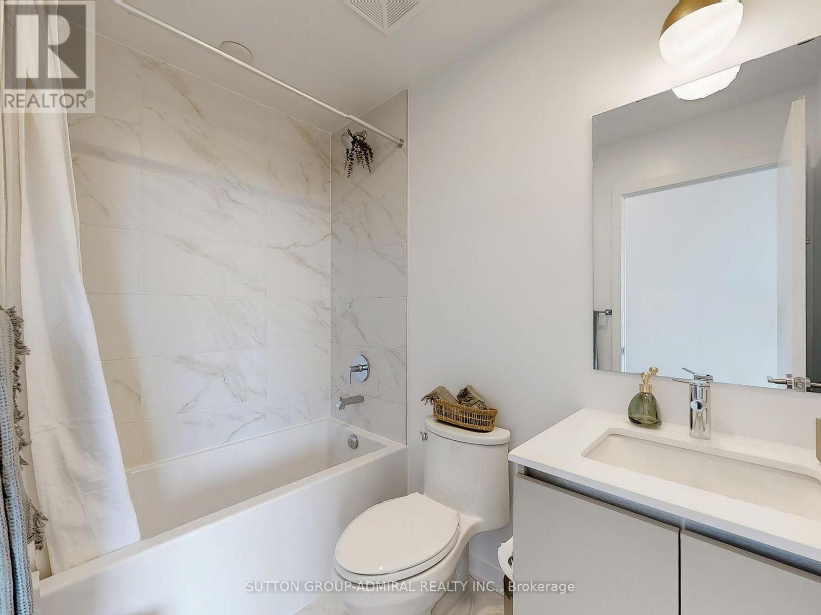Photo 12 of Lph 15 395 Dundas Street W, Oakville ON