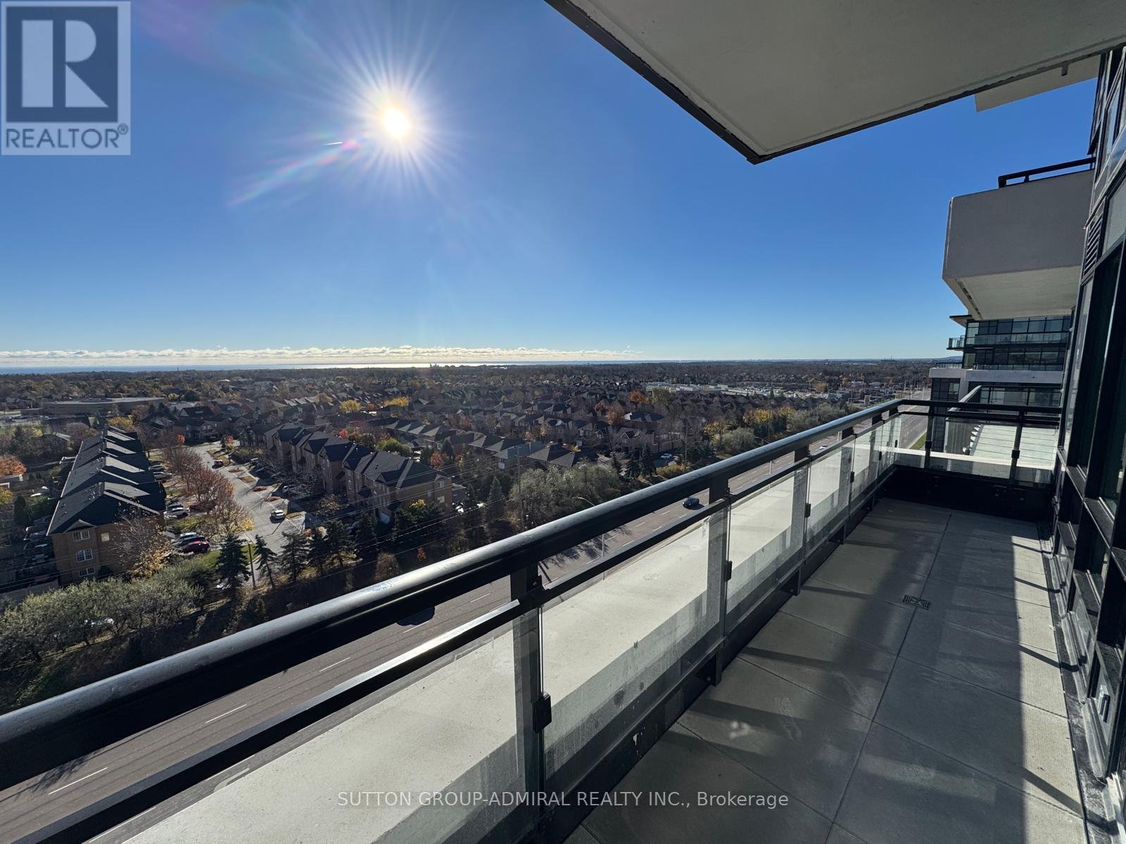 Photo 10 of Lph 15 395 Dundas Street W, Oakville ON