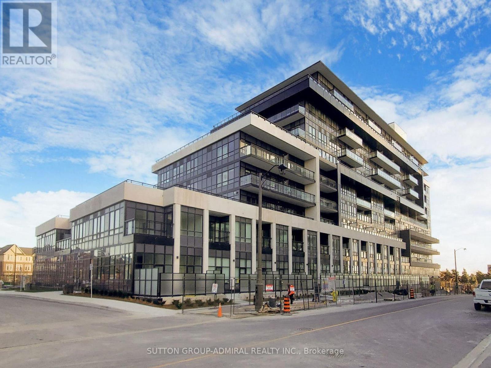 Photo 37 of Lph 15 395 Dundas Street W, Oakville ON