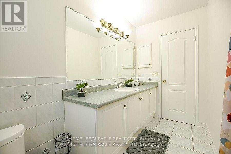 Photo 24 of 20 Culture Crescent, Brampton ON