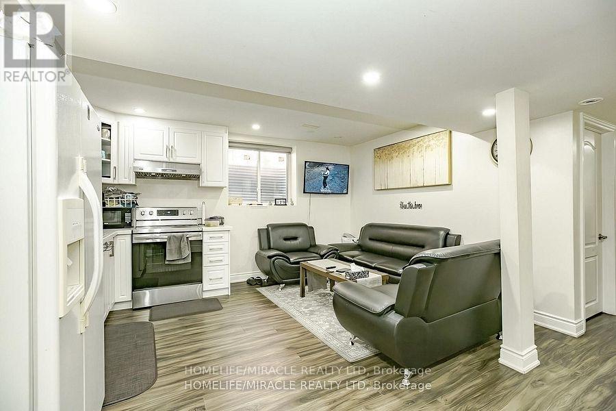 Photo 15 of 20 Culture Crescent, Brampton ON
