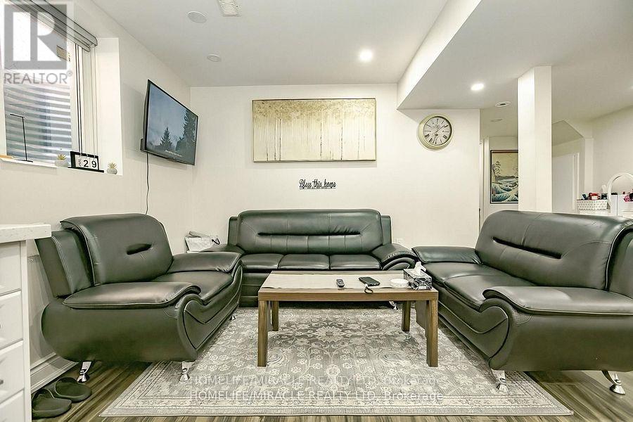Photo 5 of 20 Culture Crescent, Brampton ON