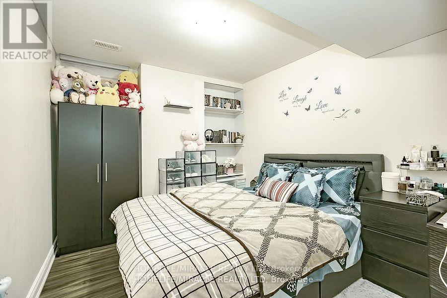 Photo 14 of 20 Culture Crescent, Brampton ON