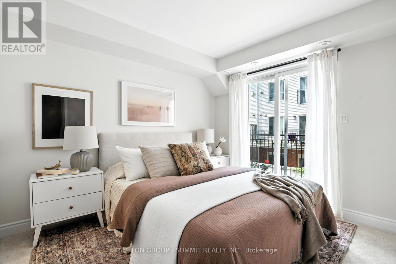 Photo 1 of 1026 18 Laidlaw Street, Toronto ON