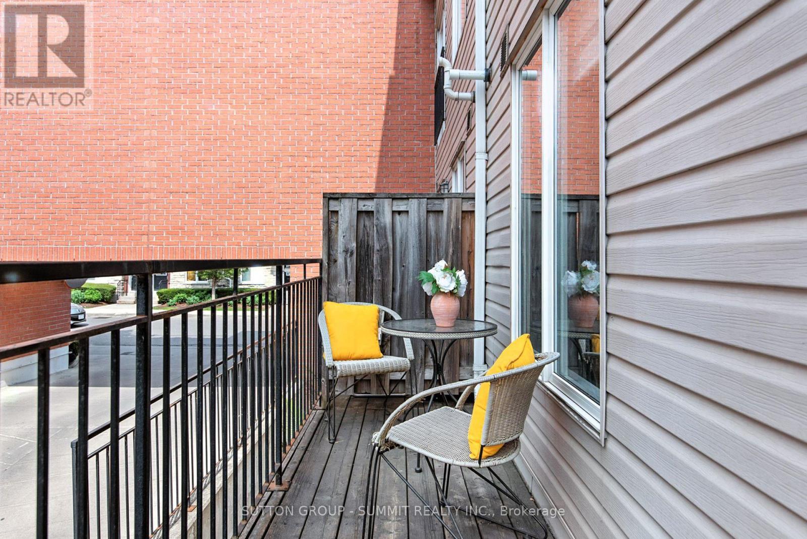 Photo 8 of 1026 18 Laidlaw Street, Toronto ON