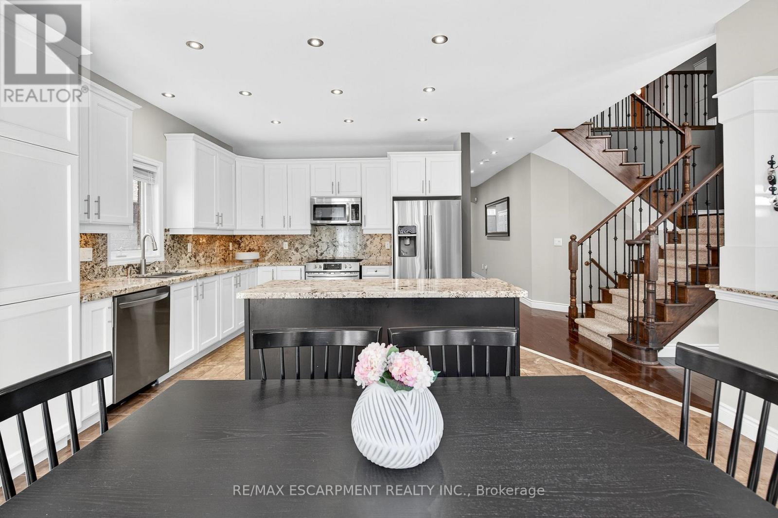 Photo 12 of 4223 Fuller Crescent, Burlington ON