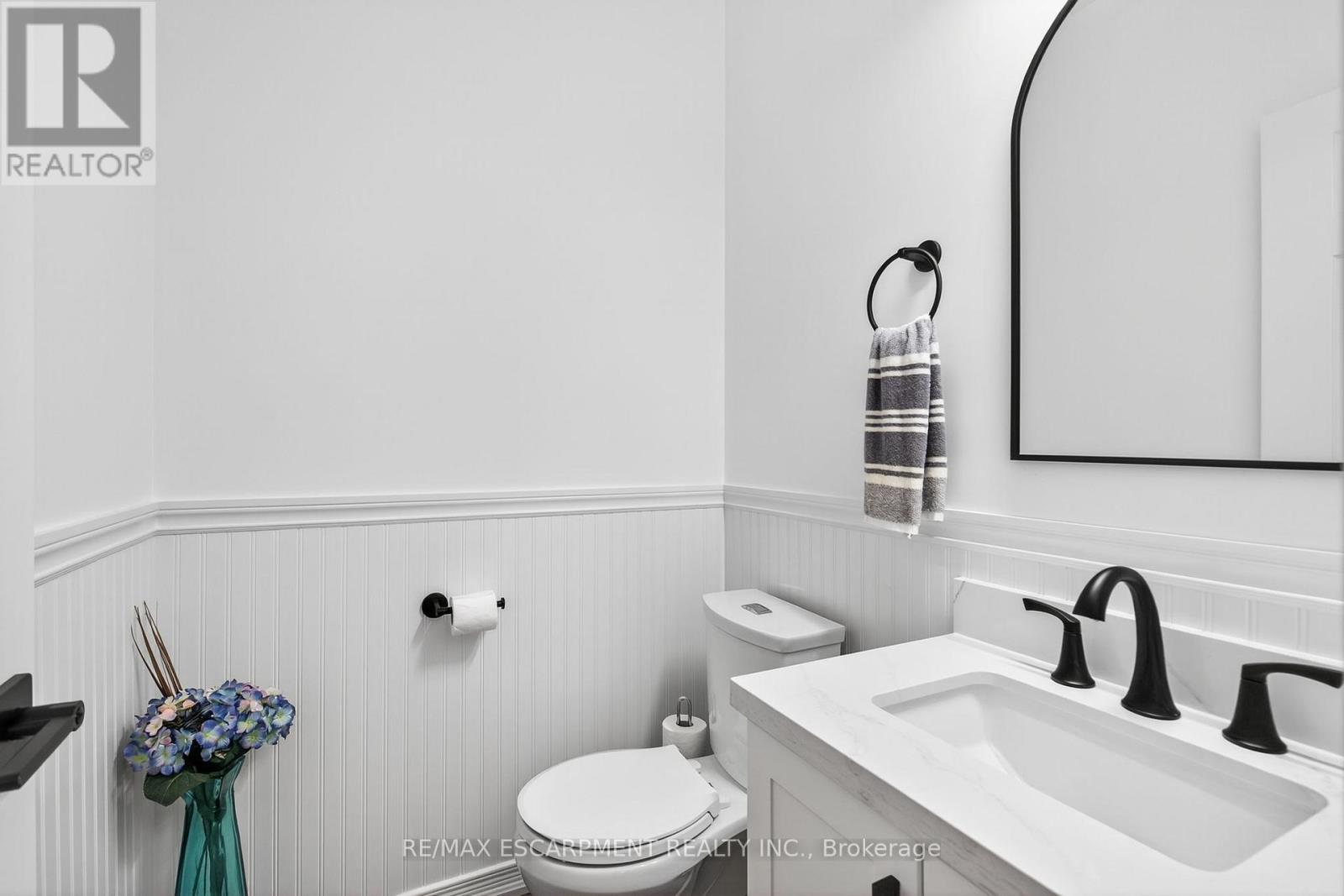 Photo 33 of 4223 Fuller Crescent, Burlington ON