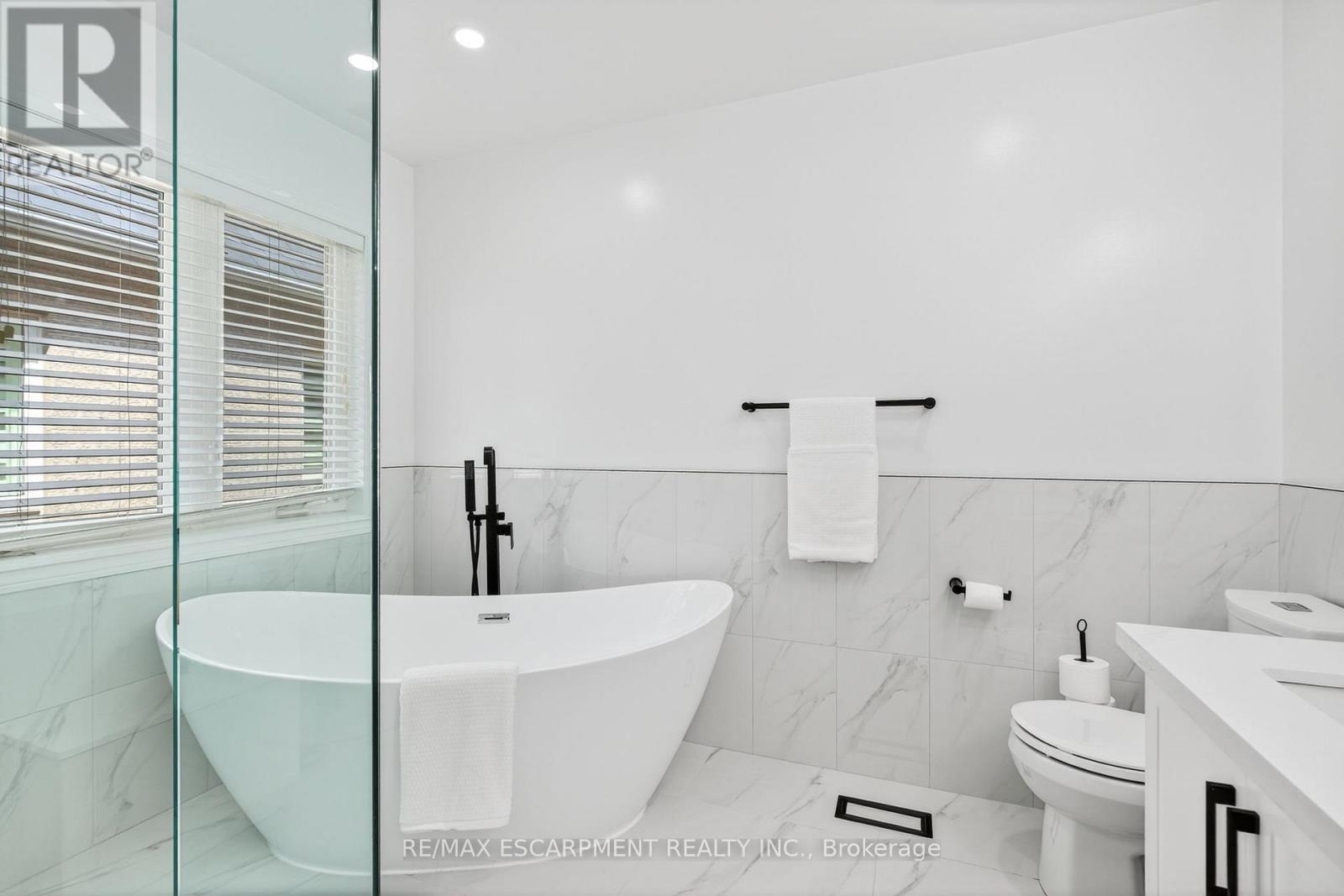 Photo 9 of 4223 Fuller Crescent, Burlington ON