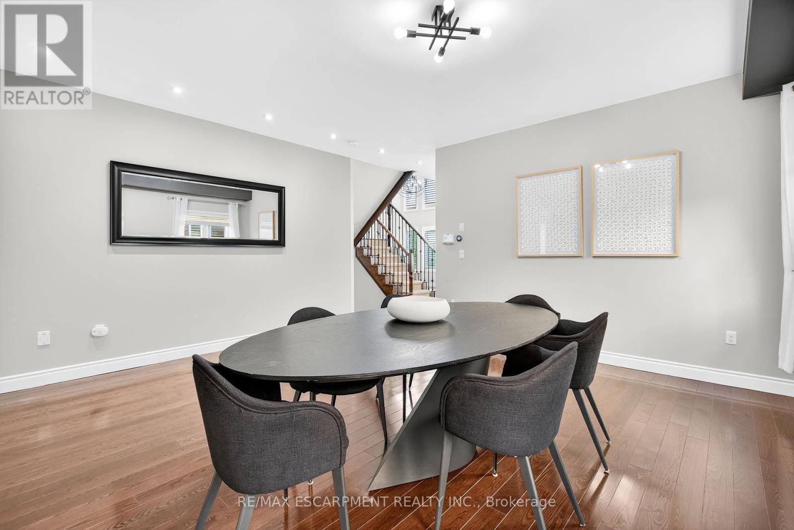 Photo 13 of 4223 Fuller Crescent, Burlington ON
