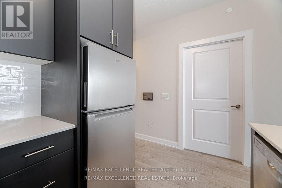 Photo 13 of 2003 3220 William Colston Avenue, Oakville ON