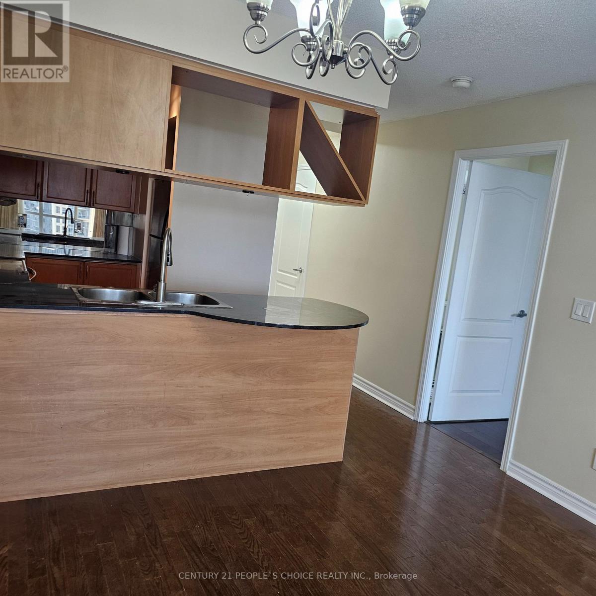 Photo 7 of 2401 4080 Living Arts Drive, Mississauga ON