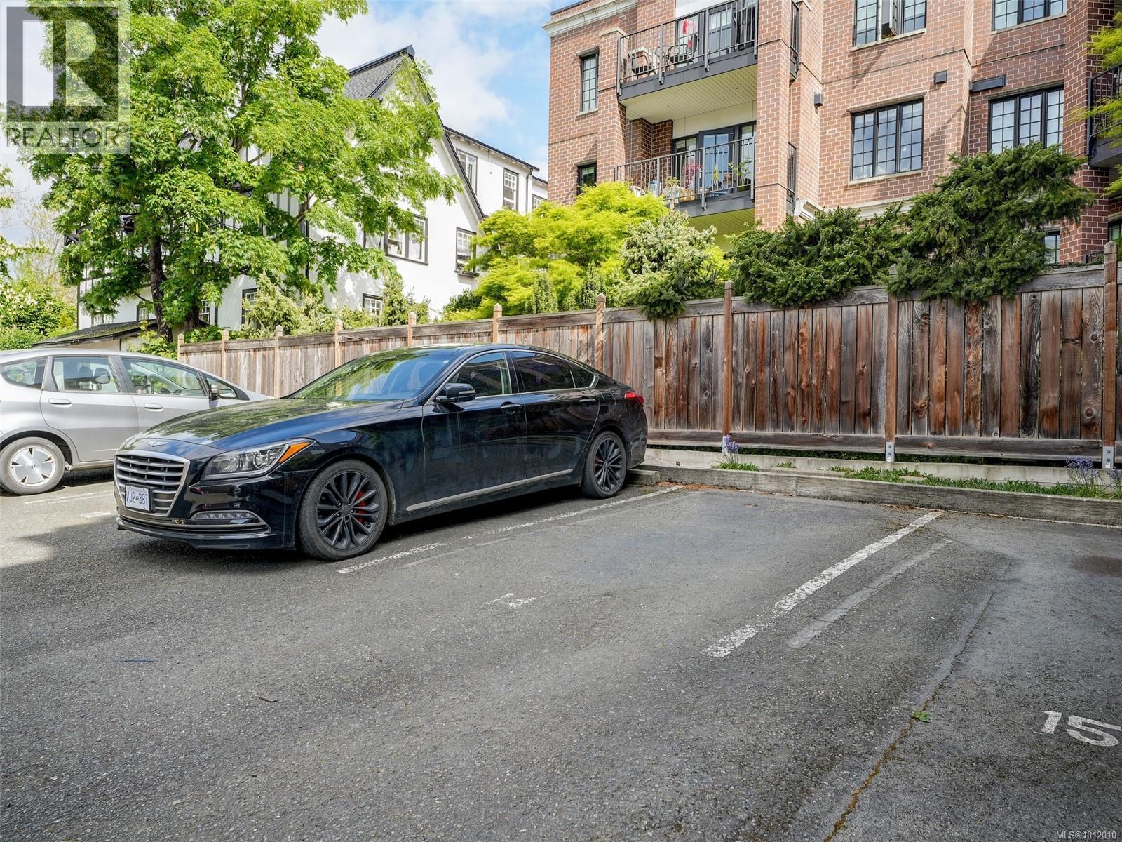 Photo 1 of 206 1000 Mcclure St, Victoria BC